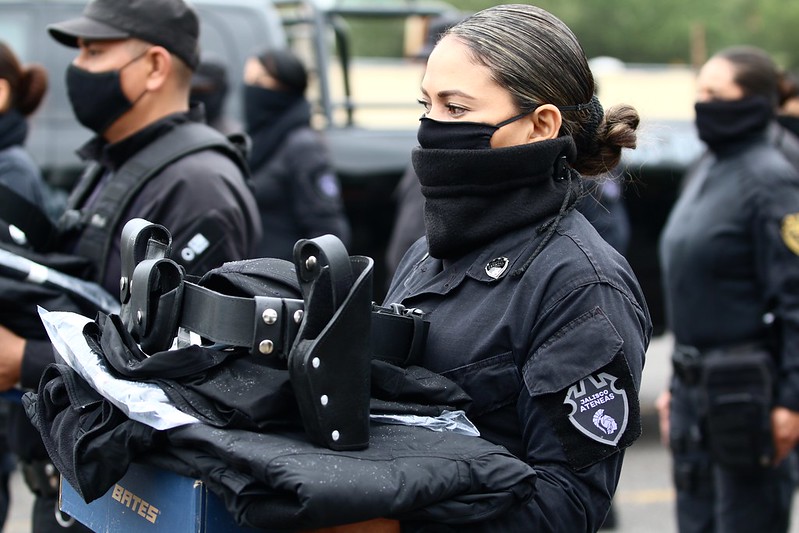 Familiarizarse rueda rodillo Entregan uniformes confeccionados para mujeres de la Policía Estatal –  Noticias GDL